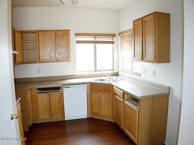 023-301632 - Kitchen (2)