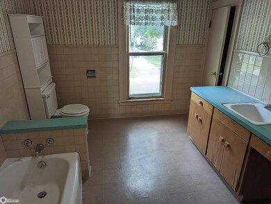 311 W Jefferson St, Osceola, IA 50213 - photo 7