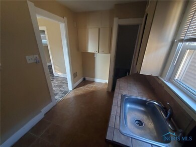 1925 Barrows St, Toledo, OH 43613 - photo 5
