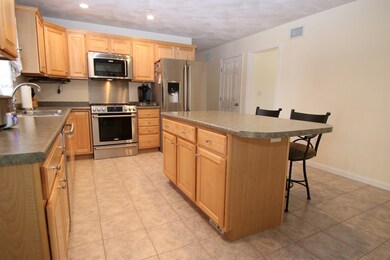 35 Columbus Ave, Saugus, MA 01906 - photo 3