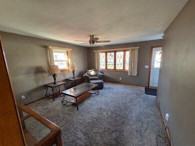 8 Circle Dr, East Haven, CT 06513 - photo 4