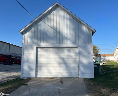 210 S Maple St, Creston, IA 50801 - photo 5