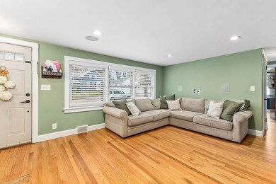 8 E Main St, Middleboro, MA 02346 - photo 3