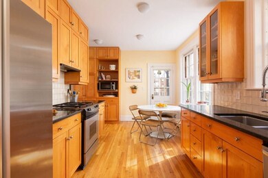 28 Marshal St unit 2, Brookline, MA 02446 - photo 3