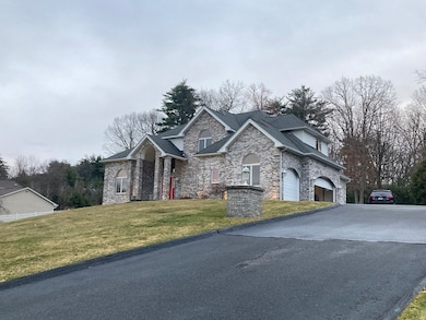 32 Spring Meadow Dr, Ludlow, MA 01056 - photo 2