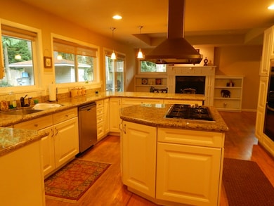 10724 226th St SW, Edmonds, WA 98020 - photo 2