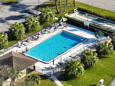 9 Plantation Dr unit 201, Vero Beach, FL 32966 - photo 5