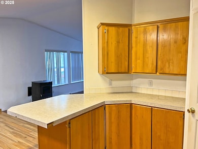 550 S State St, Sutherlin, OR 97479 - photo 5