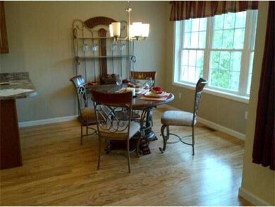 19 Maple Crest Cir, Holyoke, MA 01040 - photo 3