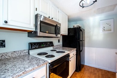 1312 Piscassic St unit L, Newmarket, NH 03857 - photo 6