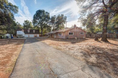 Long driveway to main house