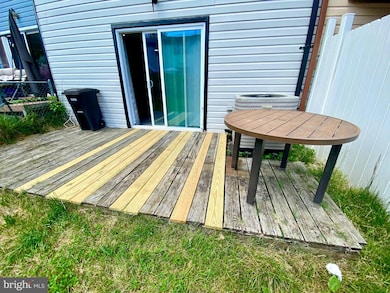 5 Bohn Ct, Rosedale, MD 21237 - photo 2