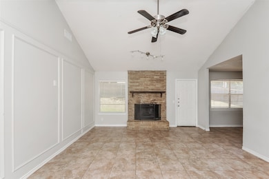 200 Laurel St, Mansfield, TX 76063 - photo 3