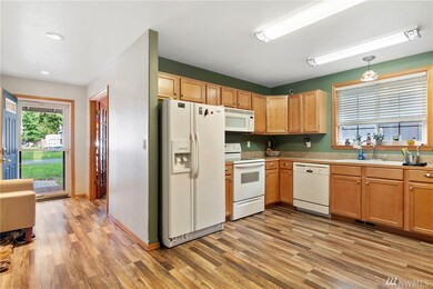 18523 Tapaderos St SE, Yelm, WA 98597 - photo 7