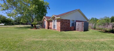 6715 Grace Ln unit C879A, Pearland, TX 77584 - photo 2