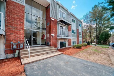 37 Constitution Dr unit 37, Londonderry, NH 03053 - photo 3