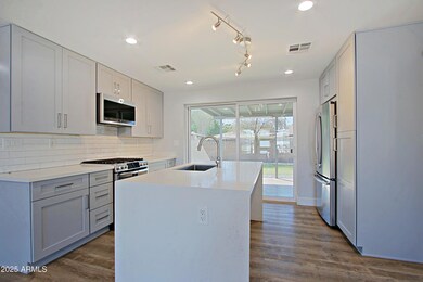 4224 N 36th St, Phoenix, AZ 85018 - photo 6