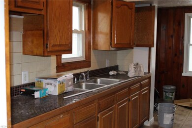 3360 Altamont Ave, Cleveland, OH 44118 - photo 2