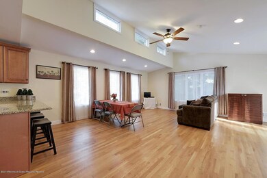 11 MIRIAM DRIVE DINING FAMILY RM AREA WI