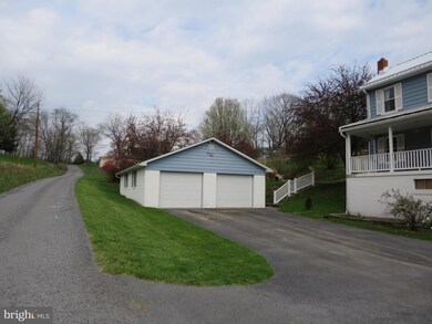 40 Philips St, Berkeley Springs, WV 25411 - photo 3