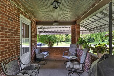 Wonderfully private porch