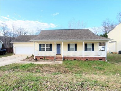 332 Lone Tree Ln, Clover, SC 29710 - photo 2