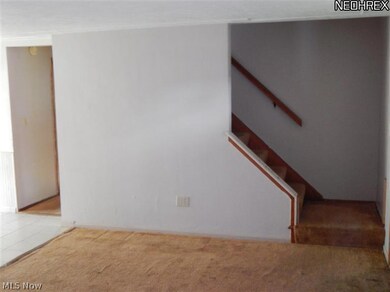 4915 Southwood Dr, Sheffield Lake, OH 44054 - photo 3