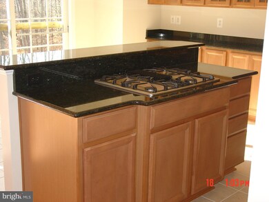 16470 Steerage Cir, Woodbridge, VA 22191 - photo 5