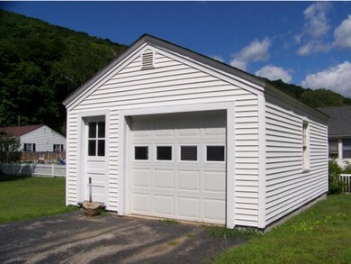 9 Elm St, Bellows Falls, VT 05101 - photo 3