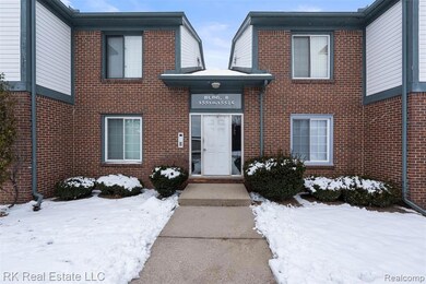 15510 Ashley Ct unit 57, Macomb, MI 48044 - photo 3