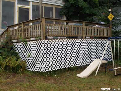 Deck. Lake deck!