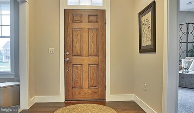 533 Landon Cir, Ephrata, PA 17522 - photo 2