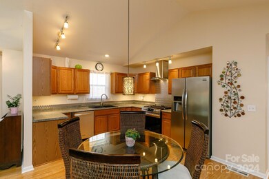 17 Gray Wolf Ln, Hendersonville, NC 28792 - photo 6