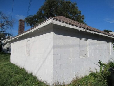 1523 W High St, Davenport, IA 52804 - photo 6