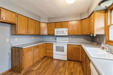 114 S 14th Ave, Winterset, IA 50273 - photo 3