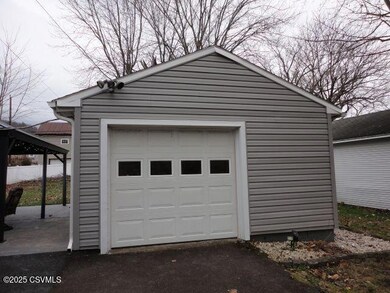 439 W Market St, Danville, PA 17821 - photo 4