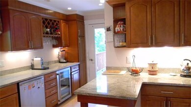 282 Tappan St, Brookline, MA 02445 - photo 4