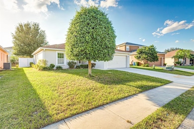 6610 Crescent Loop, Winter Haven, FL 33884 - photo 3