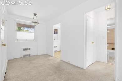 Roosevelt Terrace unit 5 C, Jackson Heights, NY 11372 - photo 4