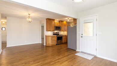 863 S Cedar Ave, Elmhurst, IL 60126 - photo 4