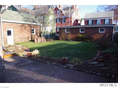 4 garages/fenced yard