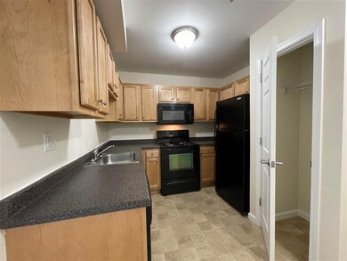 20 Sentinel Ct unit 103, Manchester, NH 03103 - photo 3