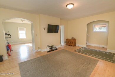 806 S 10th St, Grand Forks, ND 58201 - photo 7