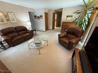 1024 Thomas Dr SW, New Philadelphia, OH 44663 - photo 5