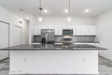 S/S appliances & granite counters