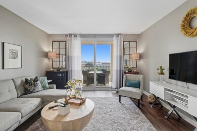 Plaza Tower unit 1108, Tallahassee, FL 32301 - photo 2