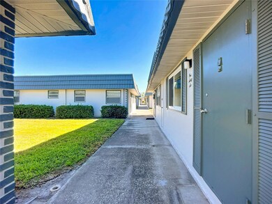 1811 Bedford Ln unit G166, Sun City Center, FL 33573 - photo 2