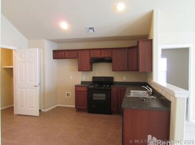 2215 E Concord Place, Broken Arrow, OK 74012 - photo 3