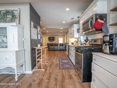 43 Vics Ct, Albany, NY 12205 - photo 6