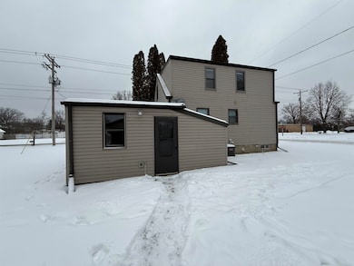 2125 Riverview Dr, Green Bay, WI 54303 - photo 2